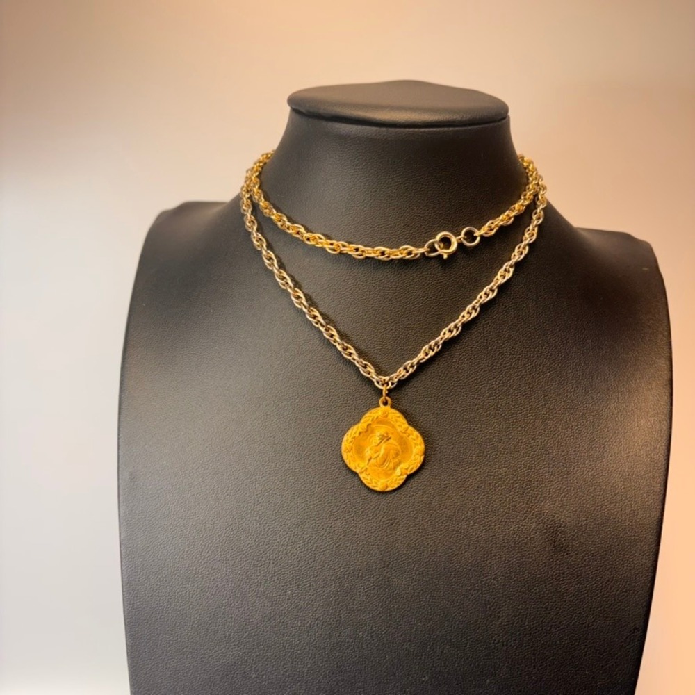 Vintage St Christopher Medallion Necklace Gold Tone Rope Chain Religious Boho